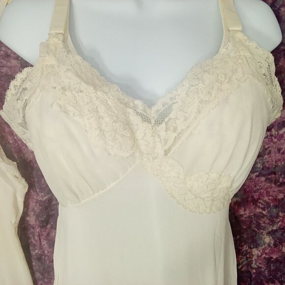 Lot-2 Vintage 50s-60s Lingerie Full Slips LaceTrim Metal Adjustble Buckles Flaw - Picture 5 of 16